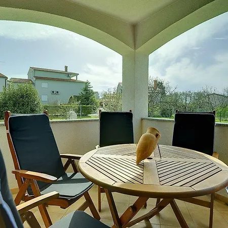 Falu Apartamento Štinjan